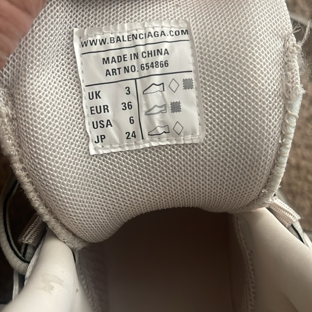 Gently used Balenciaga high top sneakers - Picture 4 of 4